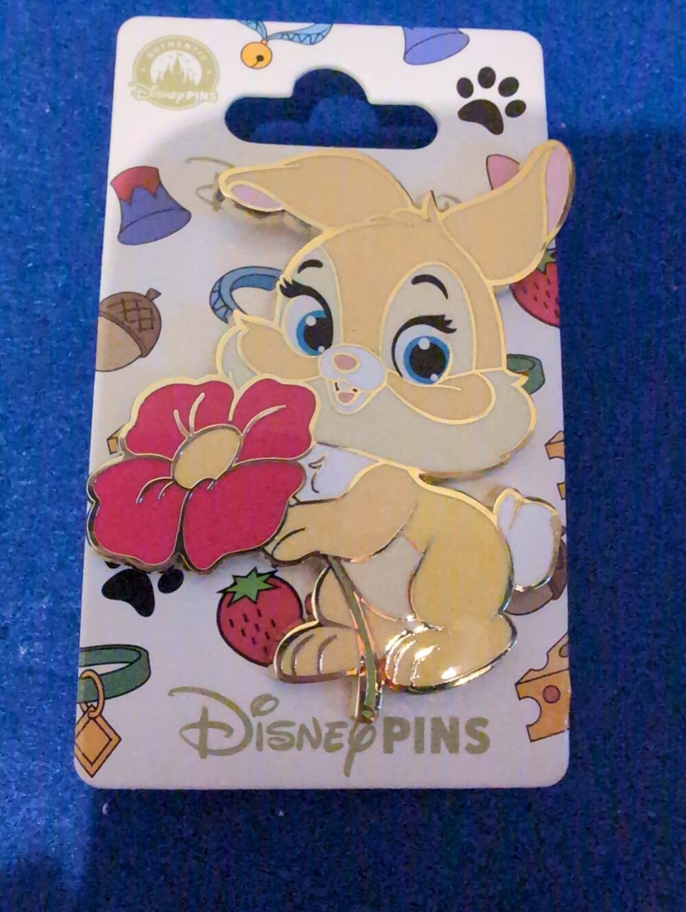 Disneyland Resort Paris Miss Bunny holding flowers from Naif Naive OE Disney pin